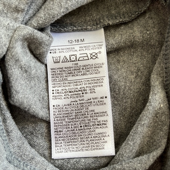 Old Navy 4-Piece Bodysuit and Shorts Set for Baby - Picture 5 of 6